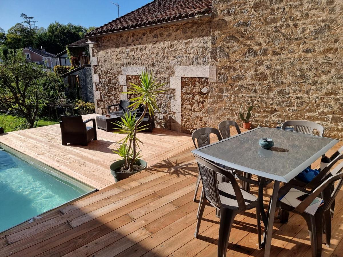 Bed and Breakfast L'Atrium Piégut-Pluviers Exterior foto